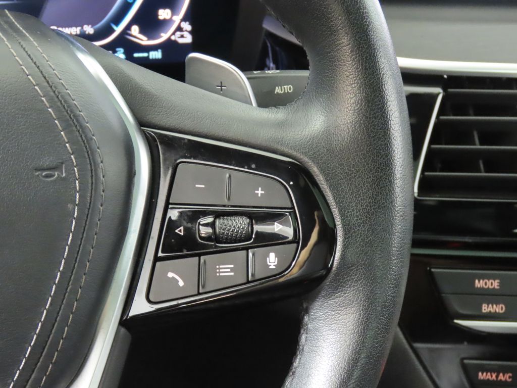 Thumbnail: 2022 BMW 5 Series - 18