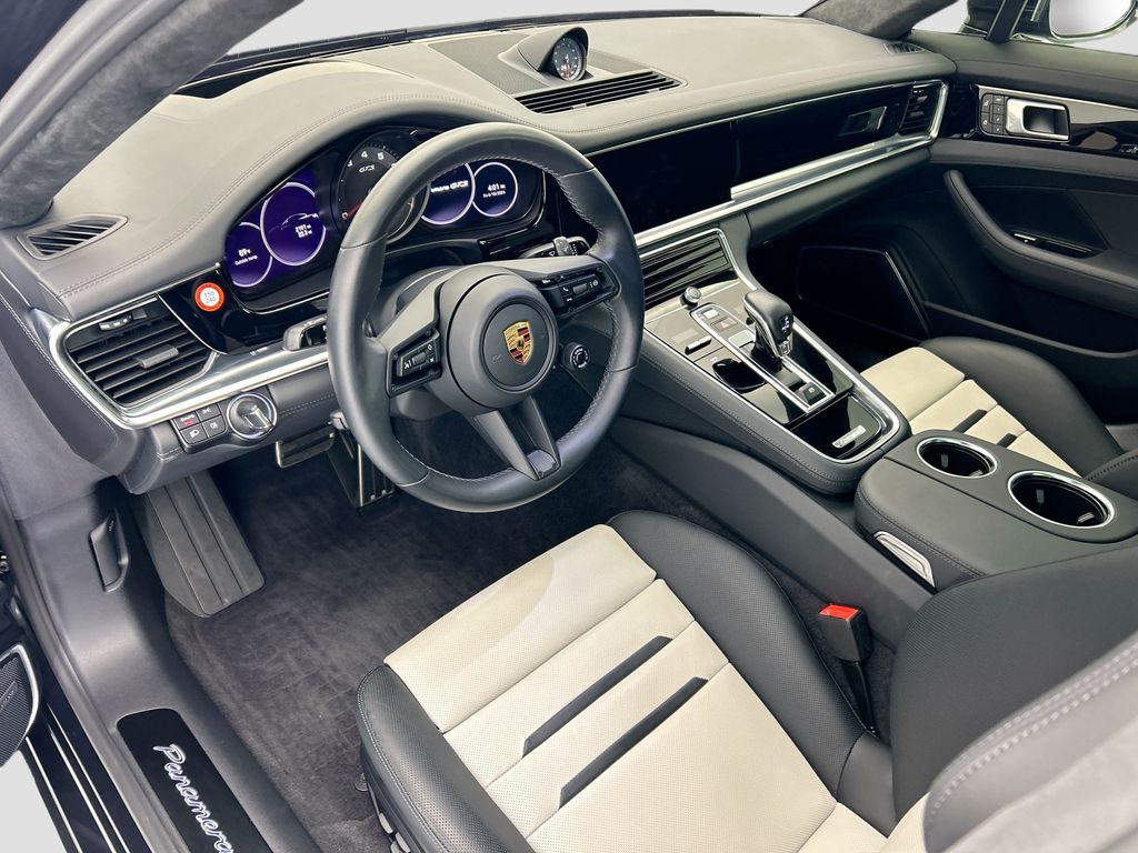 Thumbnail: 2022 Porsche Panamera - 4