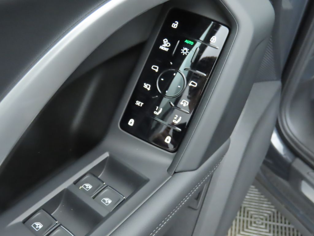 Thumbnail: 2025 Audi Q5 - 25