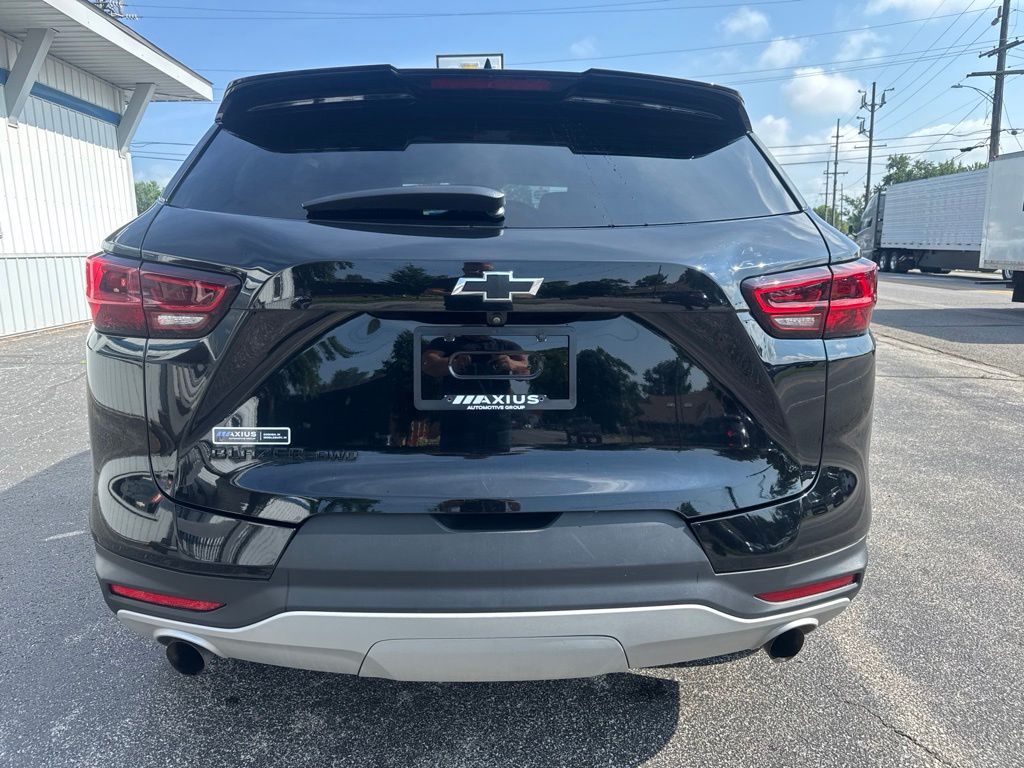 View vehicle photo 6