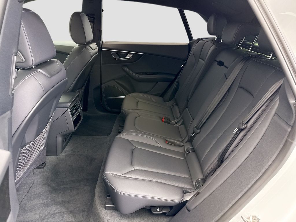 Thumbnail: 2026 Audi Q8 - 20