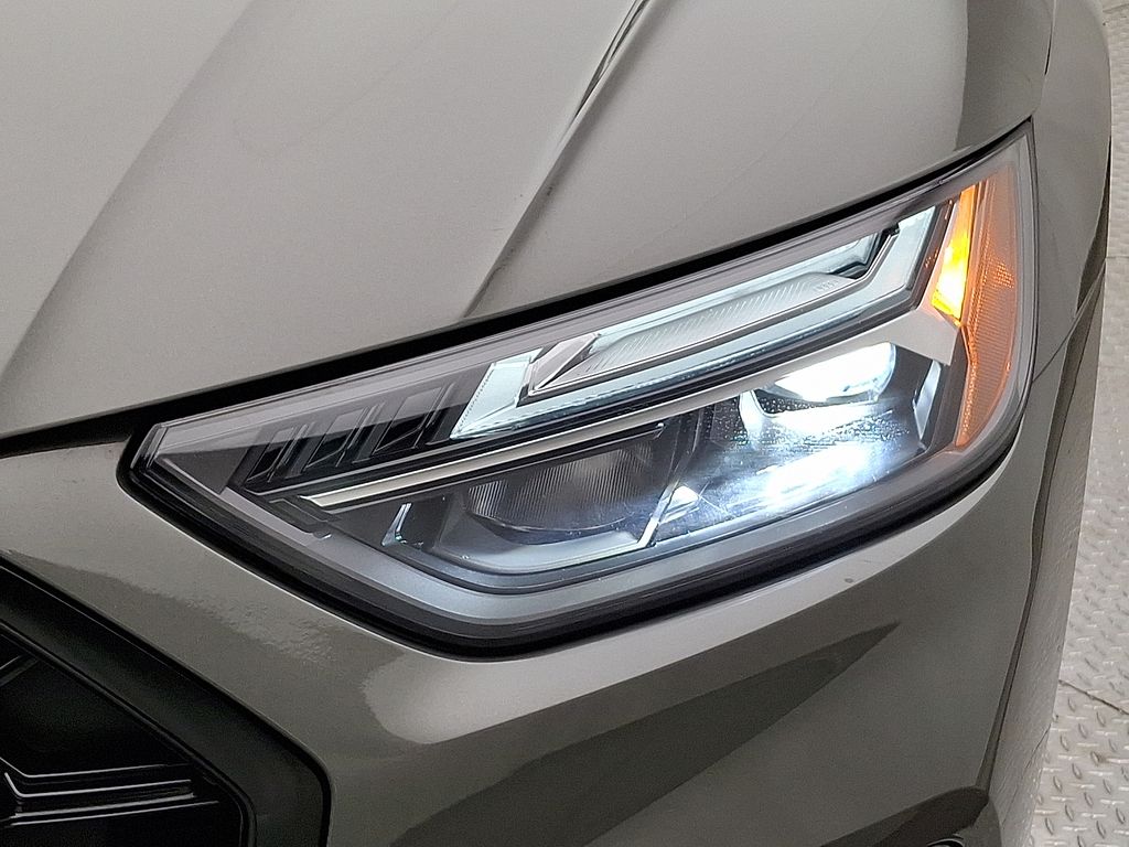 Thumbnail: 2023 Audi SQ5 - 9