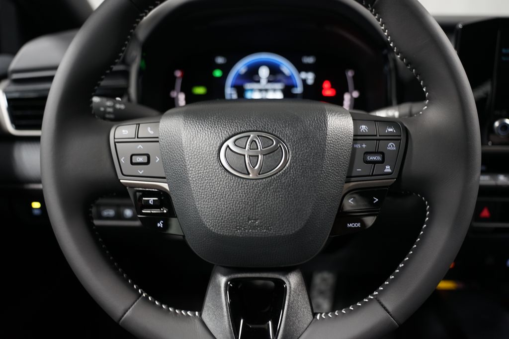 Thumbnail: 2025 Toyota Camry - 12