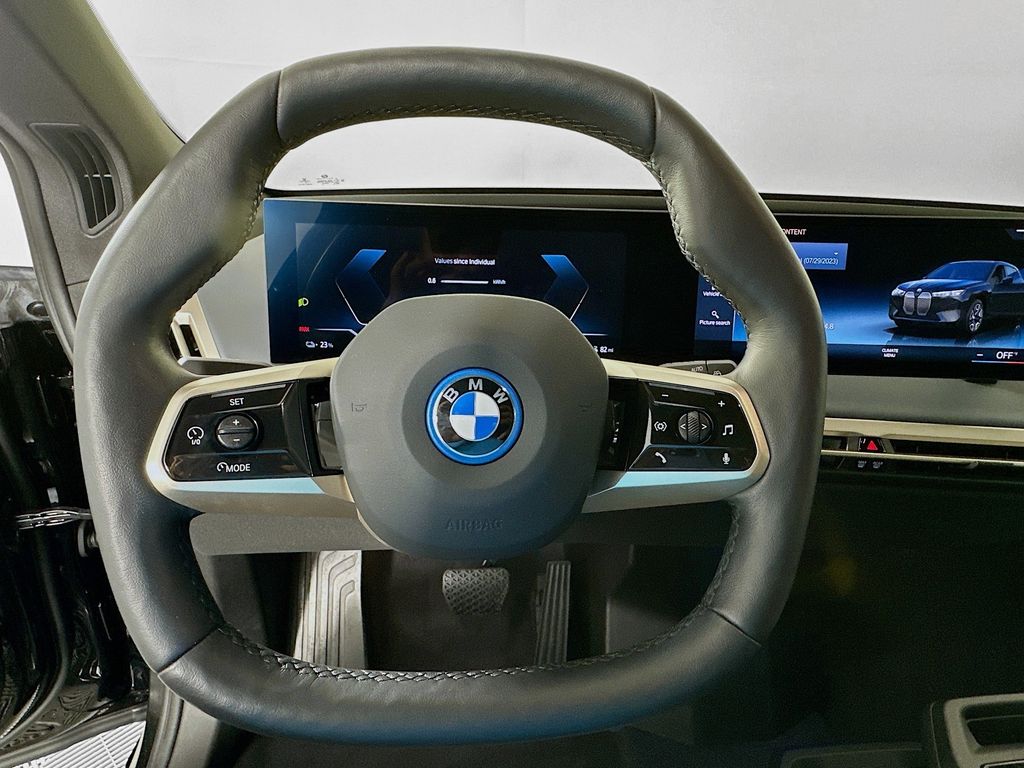 Thumbnail: 2023 BMW iX - 11