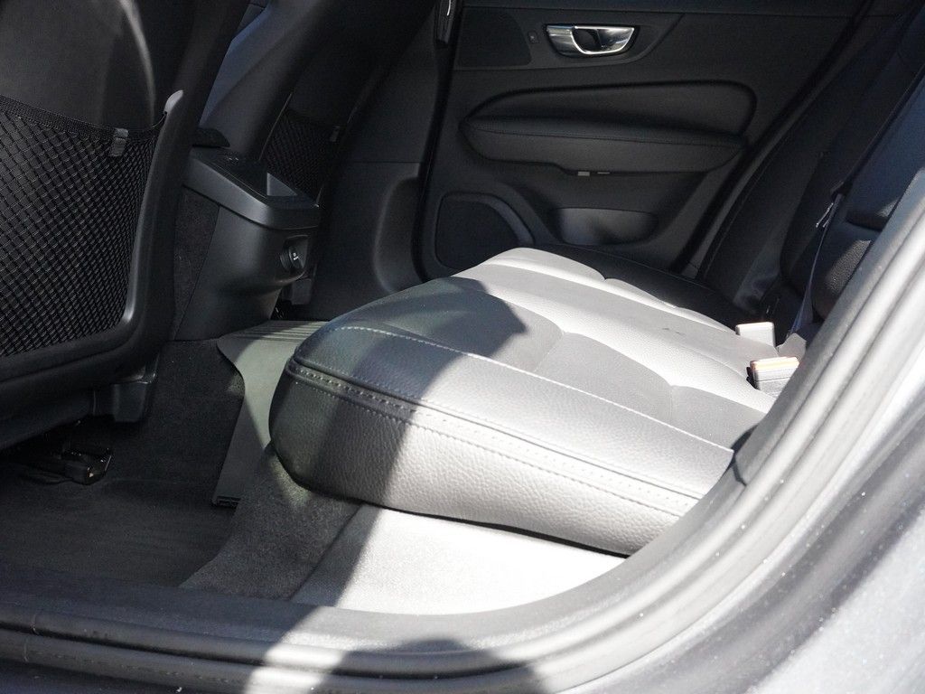 Used 2020 Gray Volvo T5 image 31