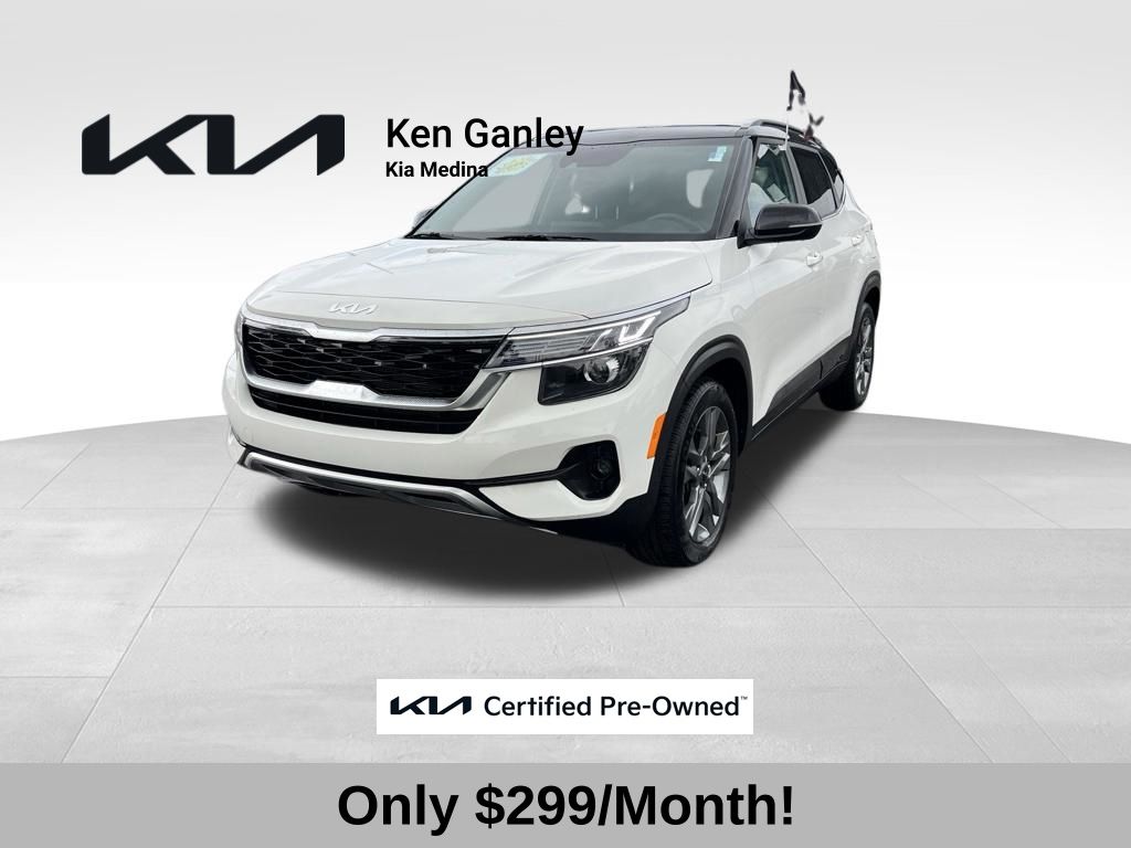 Clear White/Black Roof 2023 Kia Seltos SUV / Crossover Front-Wheel Drive Continuously Variable Transmission
