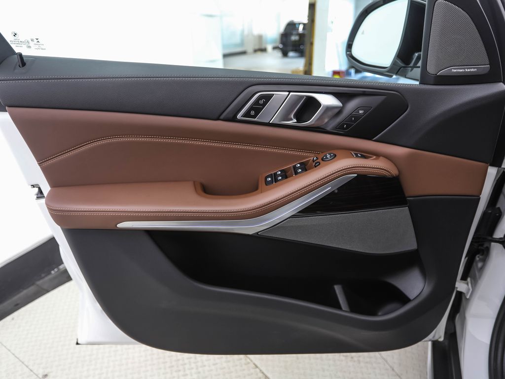Thumbnail: 2023 BMW X5 - 9