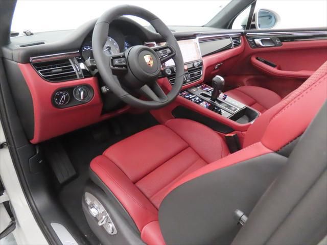 Thumbnail: 2026 Porsche Macan - 4