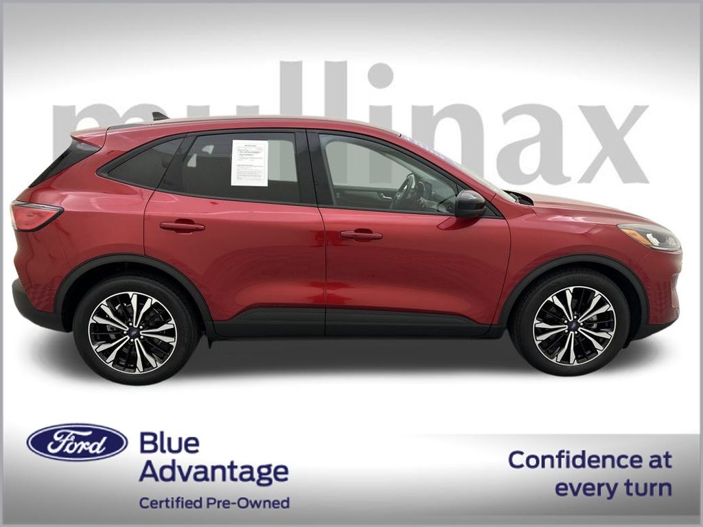 2021 Ford Escape SE photo 2