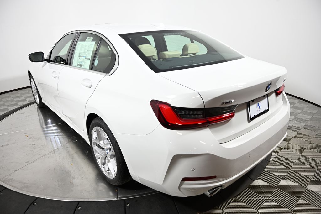 Thumbnail: 2026 BMW 3 Series - 3