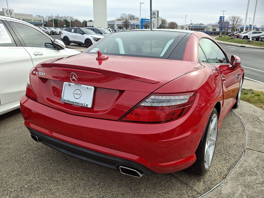 Thumbnail: 2016 Mercedes-Benz SLK - 6