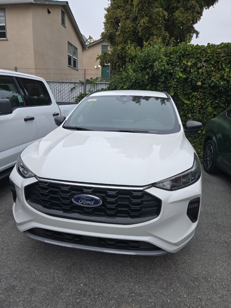 Star White Metallic Tri-Coat 2024 Ford Escape SUV / Crossover Front-Wheel Drive 8-Speed Automatic
