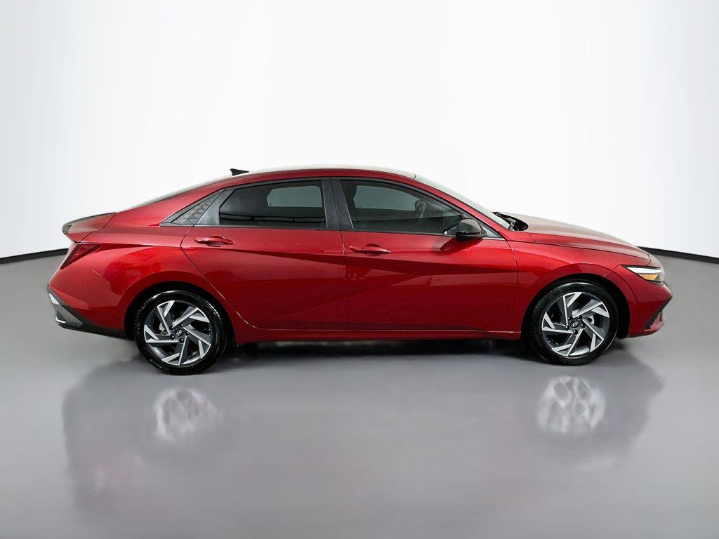 Thumbnail: 2025 Hyundai Elantra - 4
