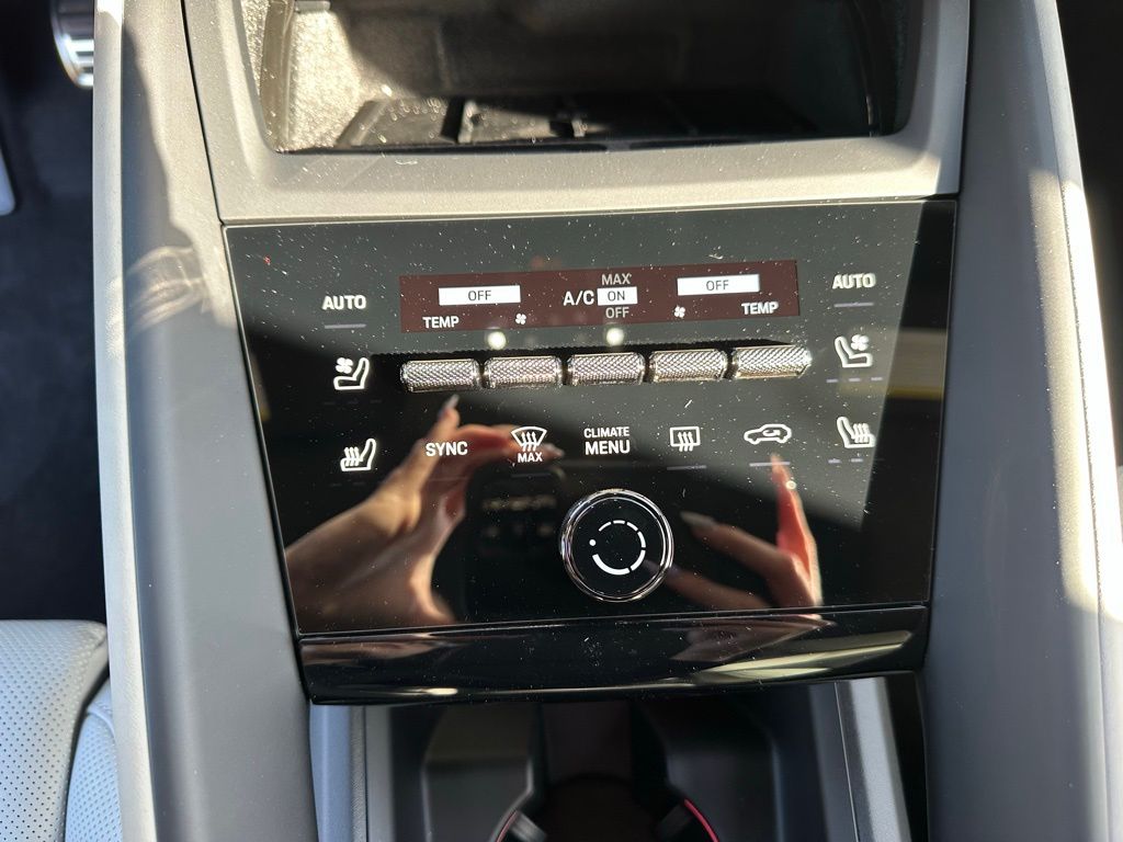 Thumbnail: 2026 Porsche Macan - 26