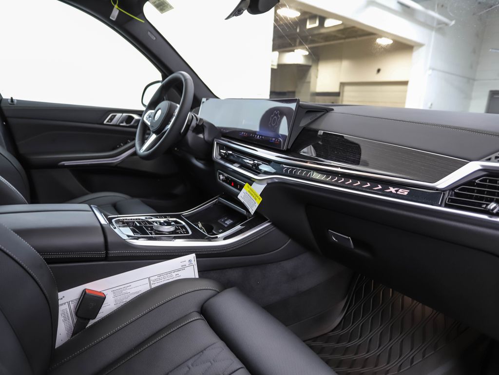 Thumbnail: 2026 BMW X5 - 29