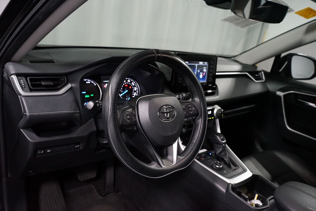 Thumbnail: 2022 Toyota RAV4 - 7