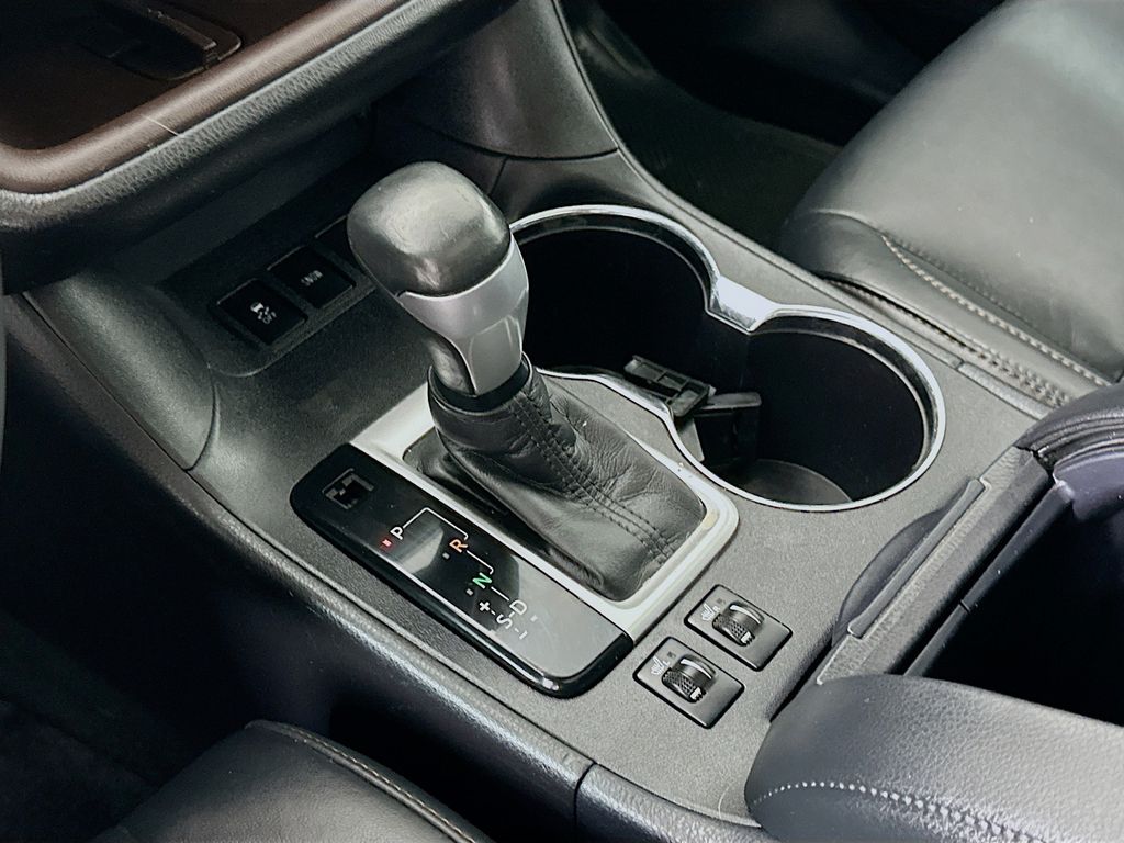 2015 Toyota Highlander XLE 16