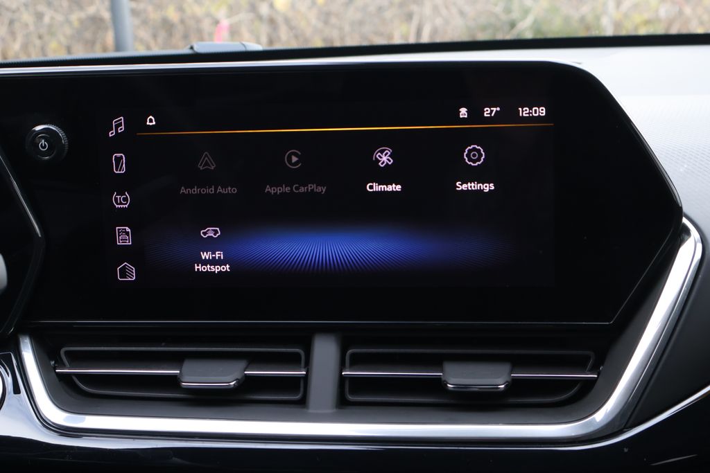 Thumbnail: 2024 Chevrolet Trax - 17