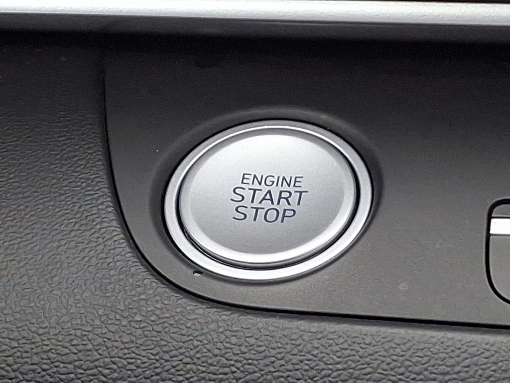 2022 Hyundai Elantra Limited Edition 25