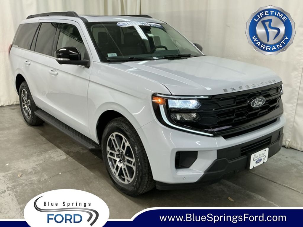 Space Silver Metallic 2026 Ford Expedition Active 4WD SUV / Crossover Four-Wheel Drive Automatic