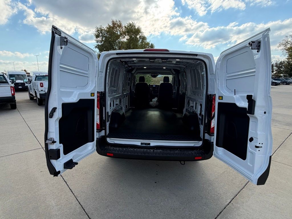 New 2025 White Ford Base image 4