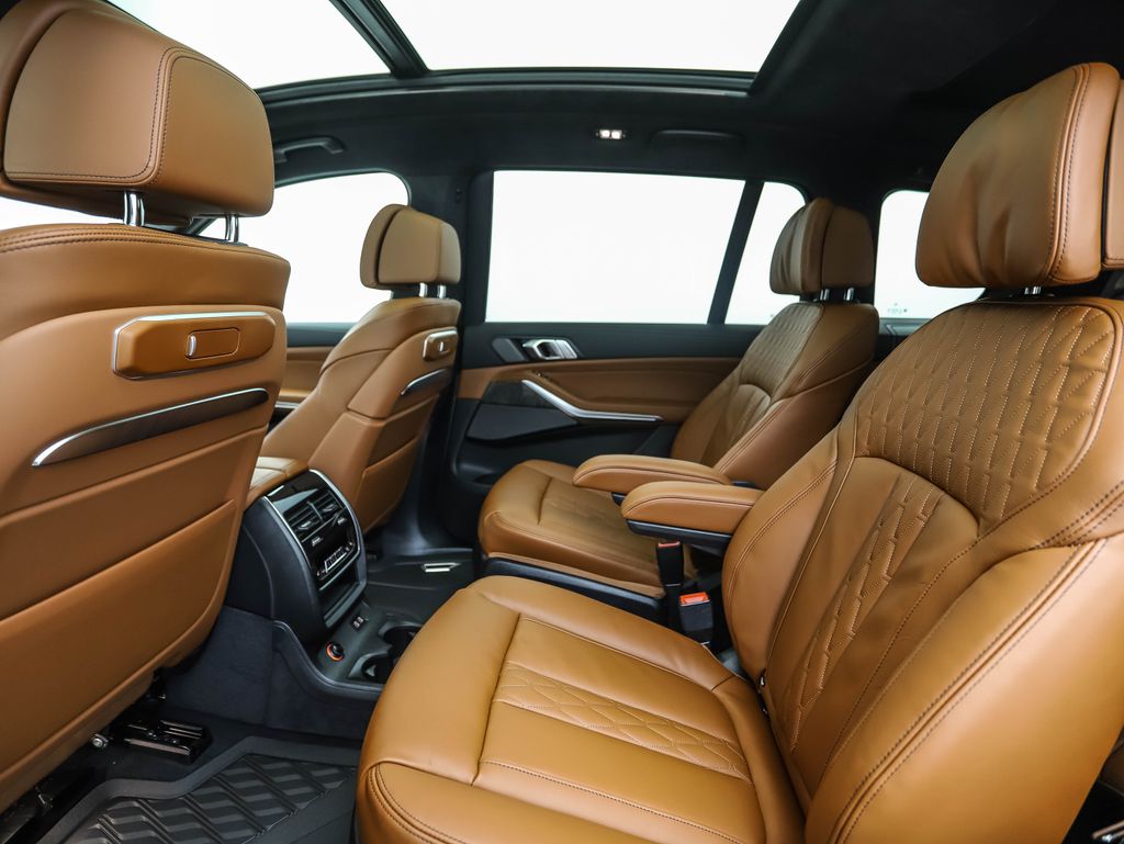 Thumbnail: 2026 BMW X7 - 23