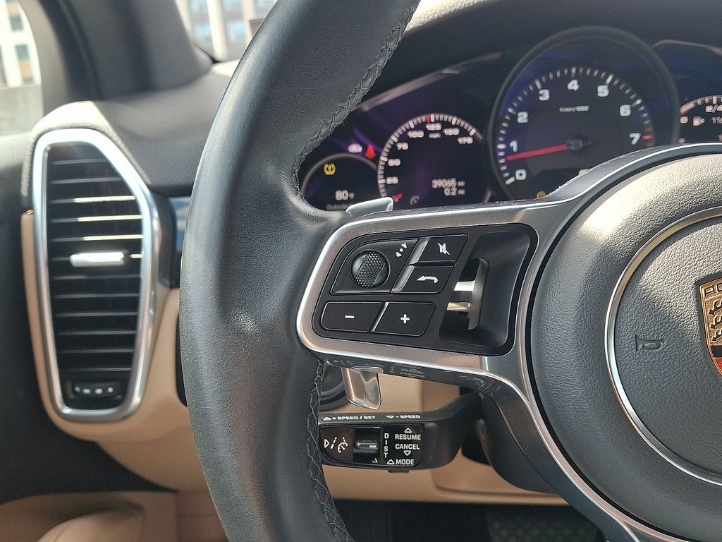Thumbnail: 2023 Porsche Cayenne - 23
