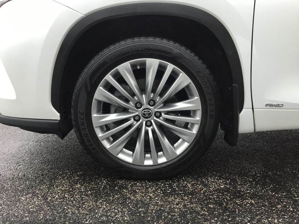 Thumbnail: 2022 Toyota Highlander - 9