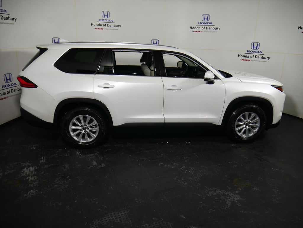 2024 Toyota Grand Highlander XLE 3