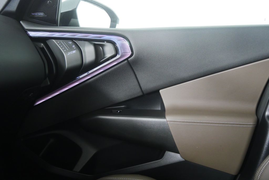 Thumbnail: 2025 BMW X3 - 24