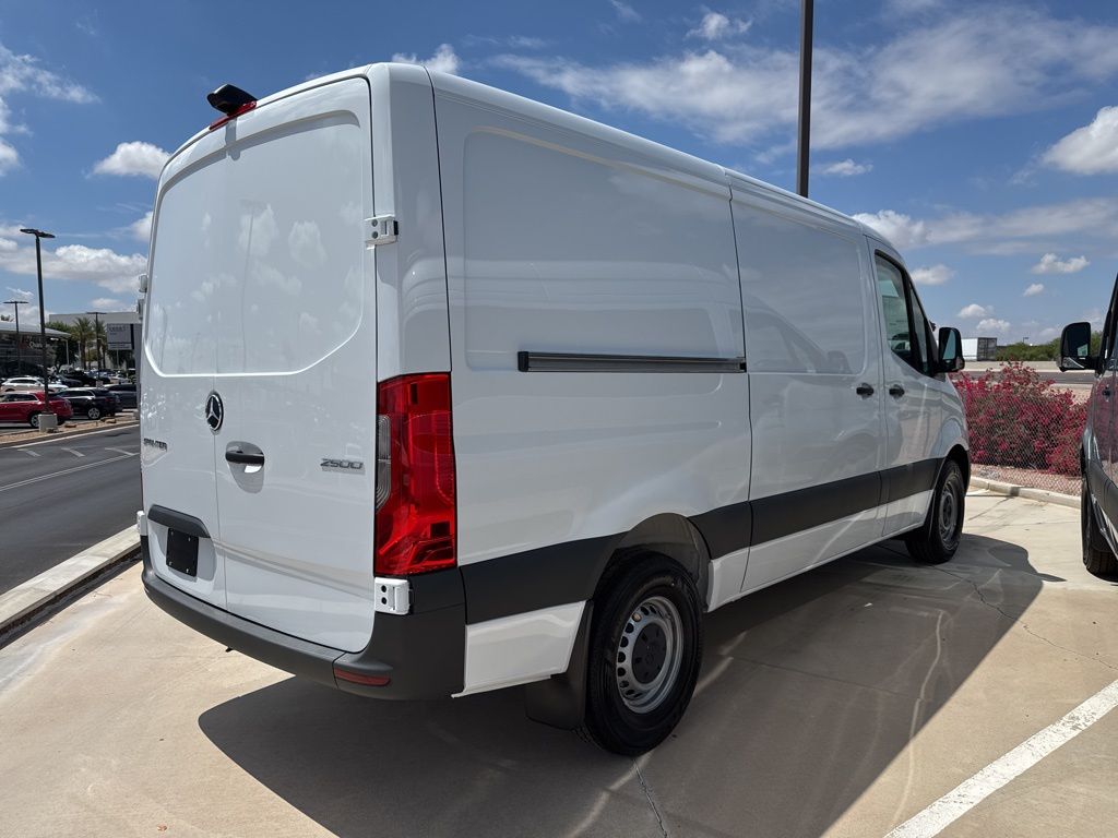 Thumbnail: 2025 Mercedes-Benz Sprinter - 4