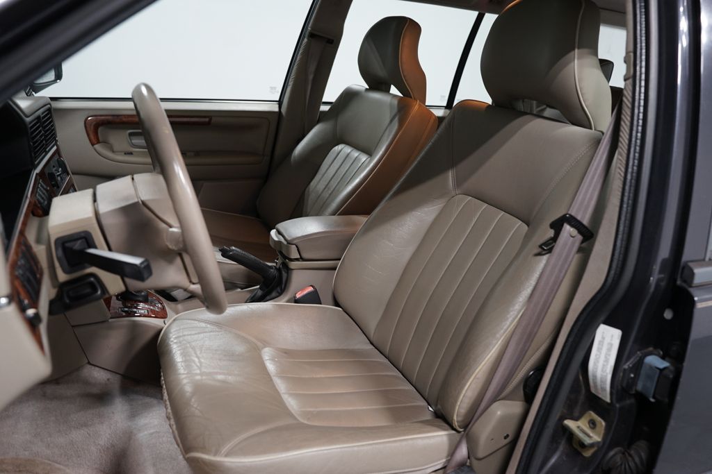 Thumbnail: 1998 Volvo V90 - 6