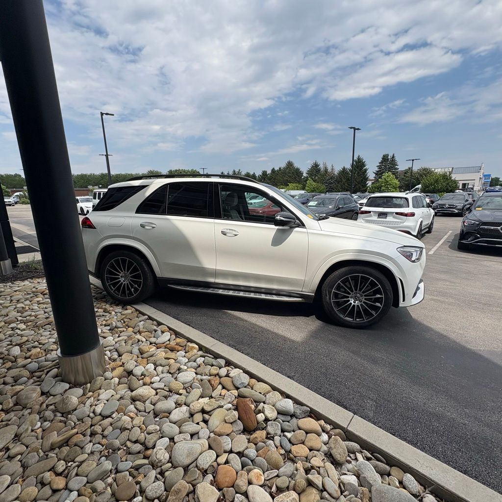 Certified Used 2023 MANUFAKTUR Diamond White Metallic Mercedes-Benz GLE 450 image 5