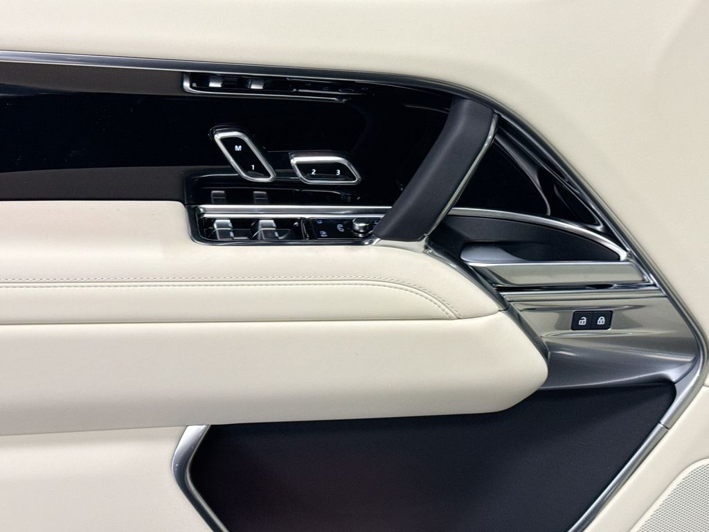 Thumbnail: 2026 Land Rover Range Rover - 22