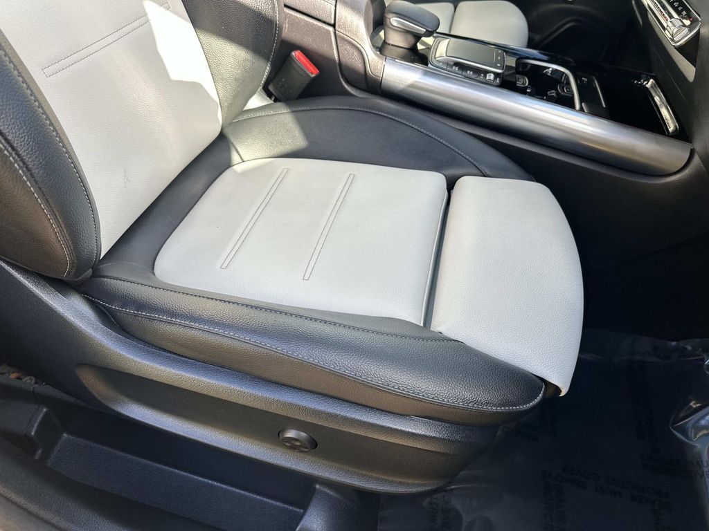 Thumbnail: 2021 Mercedes-Benz GLA - 22