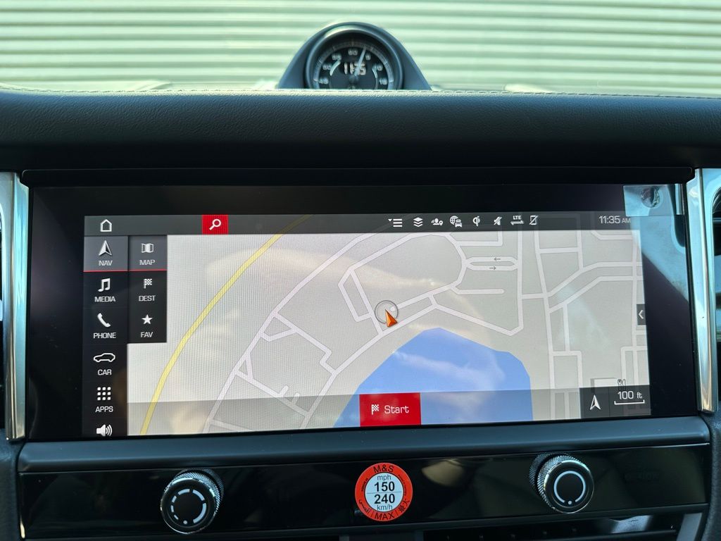 Thumbnail: 2026 Porsche Macan - 29