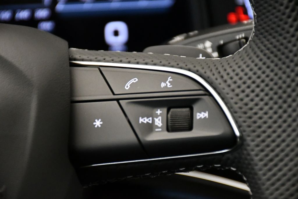 Thumbnail: 2026 Audi SQ8 - 22