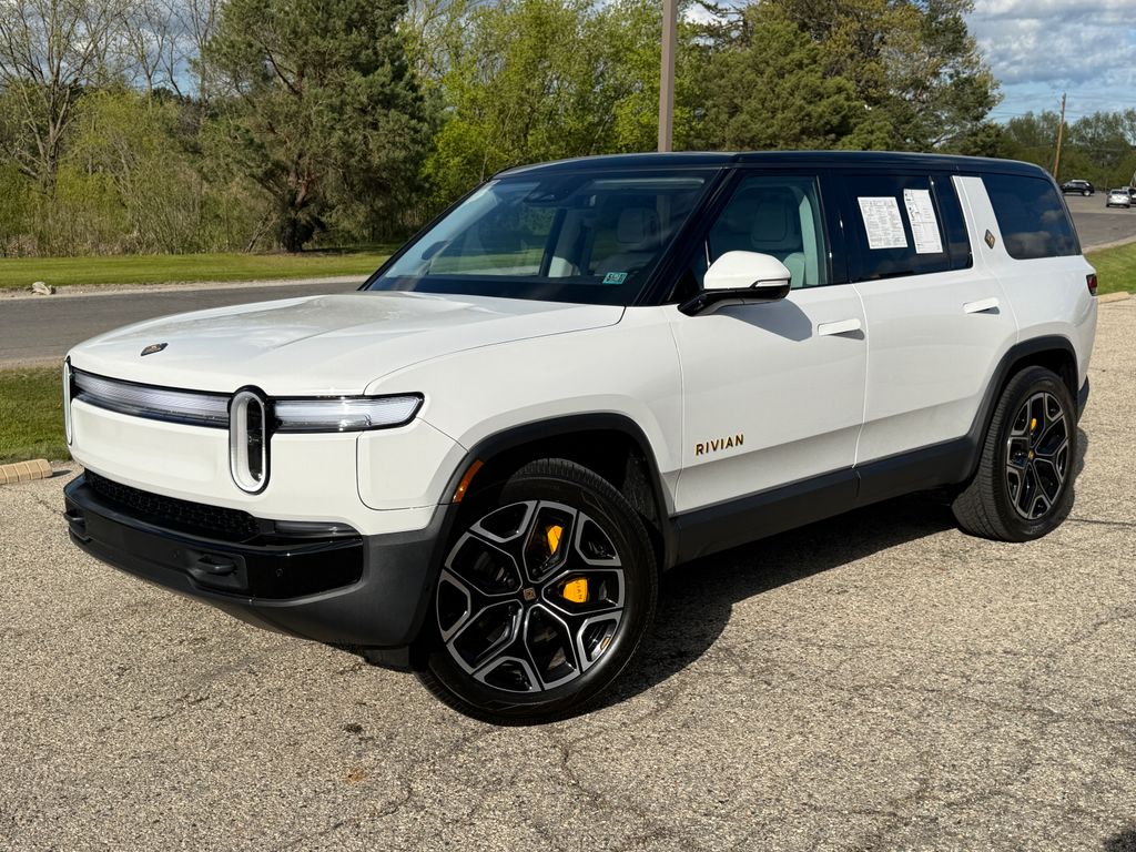 2025 Rivian R1S Ascend Tri Max's photo