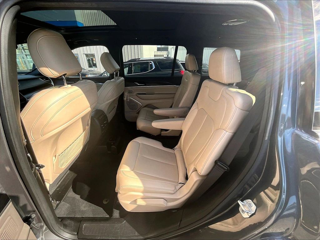 2023 Jeep Grand Cherokee L — photo 15