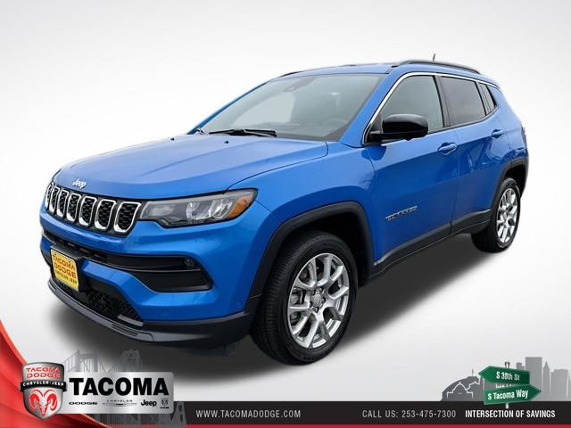 2024 Jeep Compass Latitude Lux 4WD