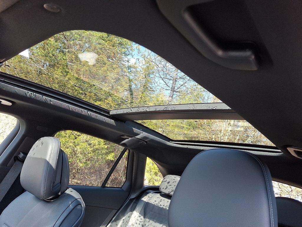 Thumbnail: 2026 Mercedes-Benz GLC - 8