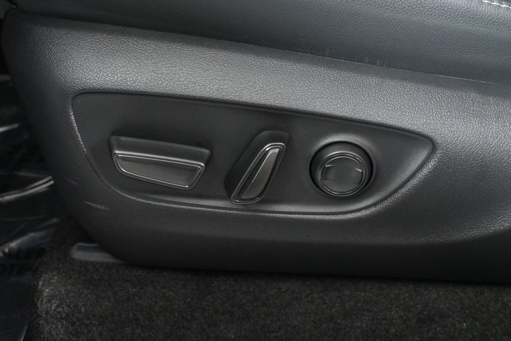 Thumbnail: 2025 Toyota Land Cruiser - 30