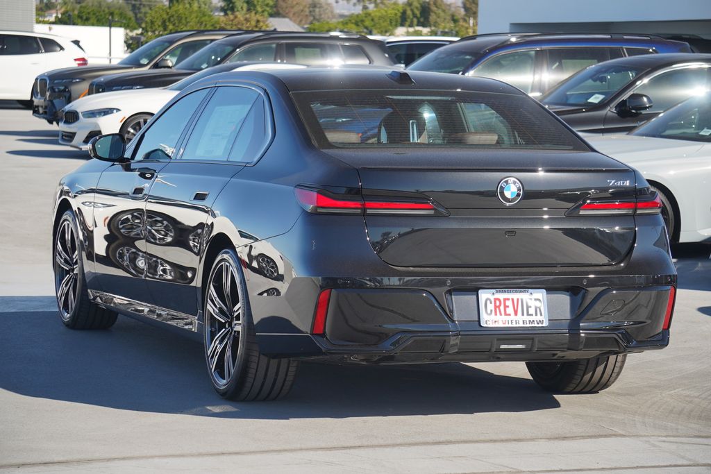 2025 BMW 7 Series 740i 7