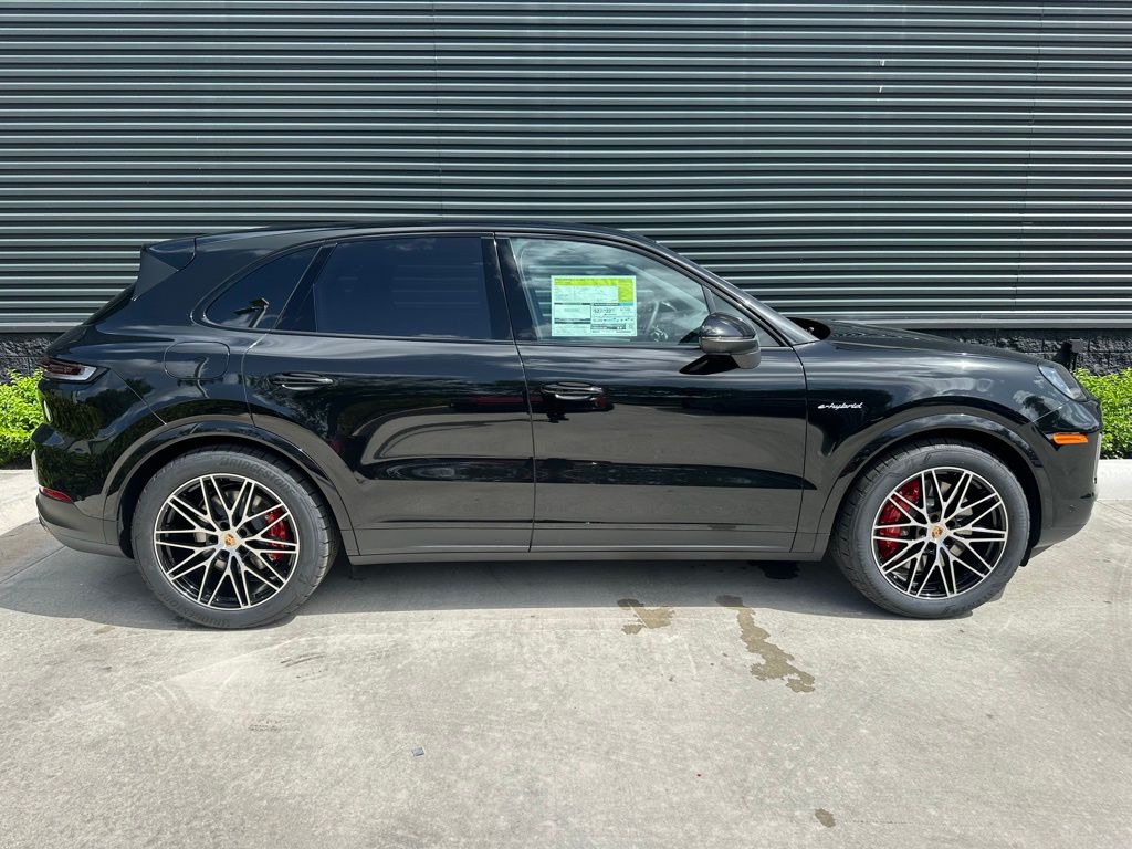 Thumbnail: 2025 Porsche Cayenne - 8