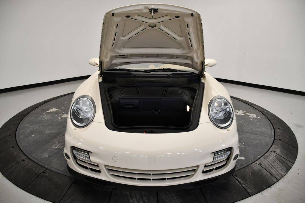 Thumbnail: 2009 Porsche 911 - 22