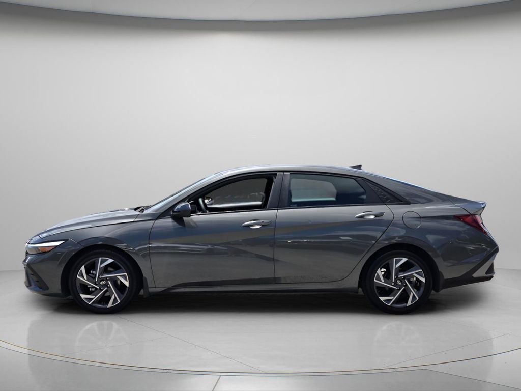 2025 Hyundai Elantra - $17,999