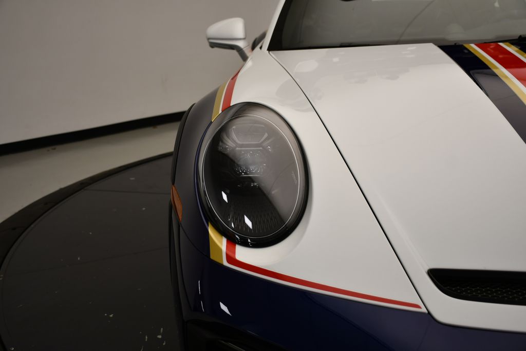 Thumbnail: 2024 Porsche 911 - 14