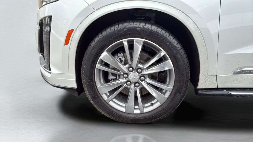 used 2022 Cadillac XT6 car, priced at $35,950