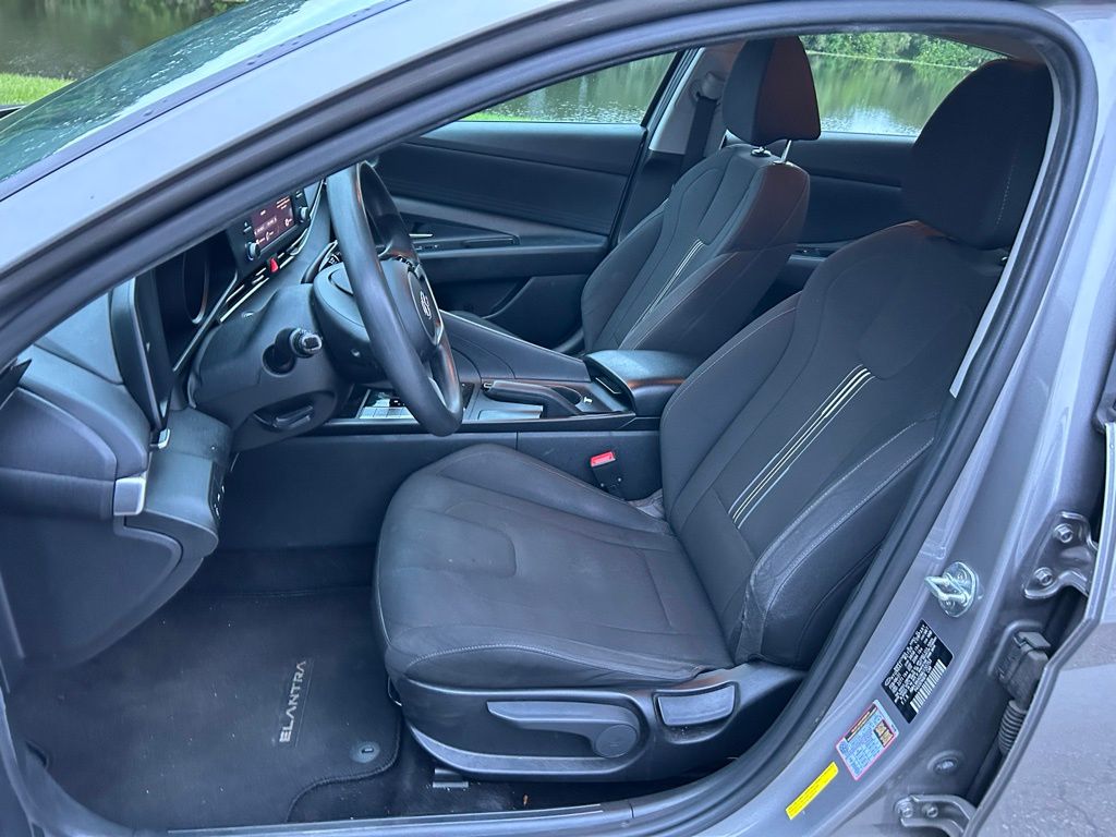 Thumbnail: 2021 Hyundai Elantra - 14