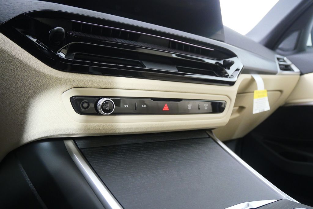 Thumbnail: 2026 BMW 3 Series - 23